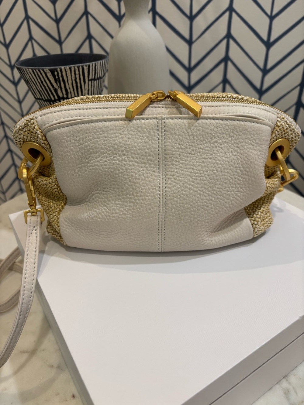 Hammitt Daniel Clutch/Crossbody Bag with adjustable Cream Strap - Picture 4 of 11